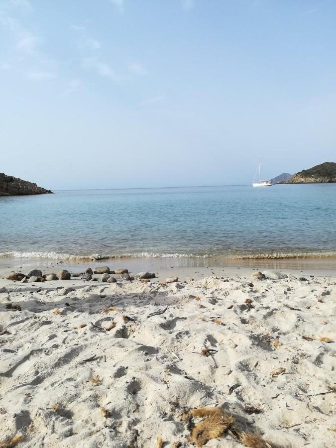 Prendas Antigas - Vacanze A Teulada Apartman Kültér fotó