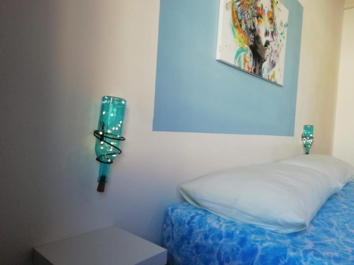 Prendas Antigas - Vacanze A Teulada Apartman Kültér fotó