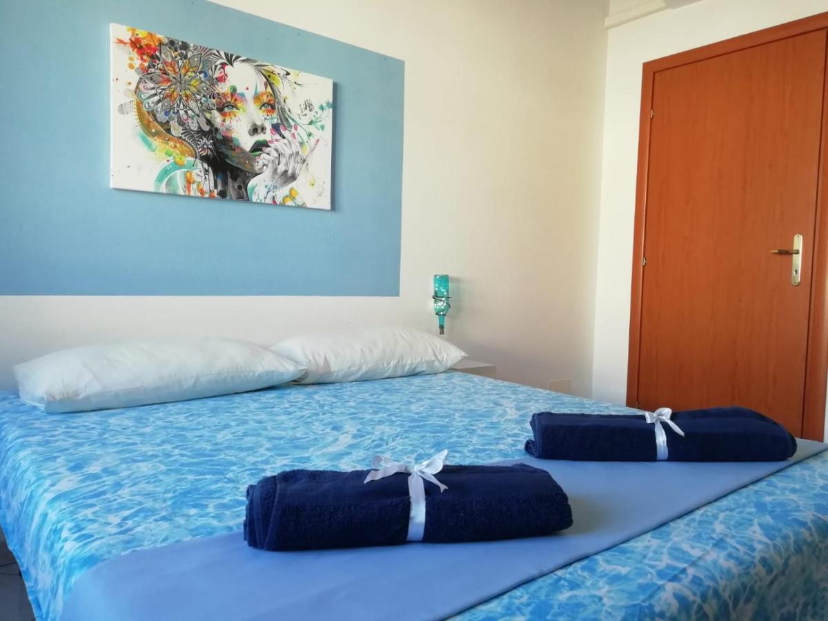 Prendas Antigas - Vacanze A Teulada Apartman Kültér fotó