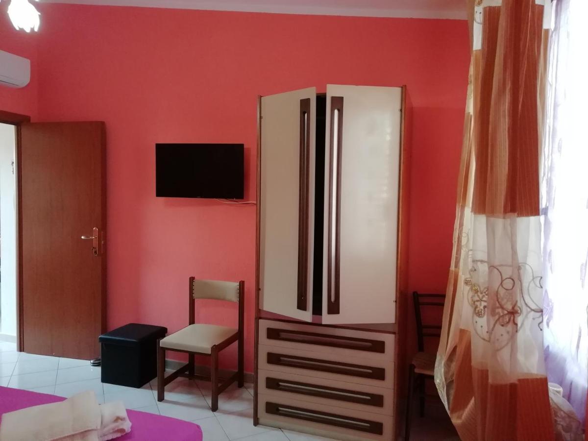Prendas Antigas - Vacanze A Teulada Apartman Kültér fotó